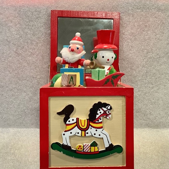 Vintage Christmas Music Box Jack-In-The-Box Plays Jingle Bells Enesco 1984 - Picture 1 of 11